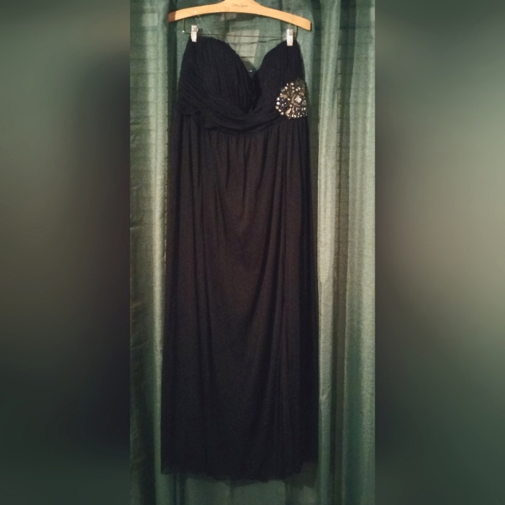 Women's Strapless Formal Dress